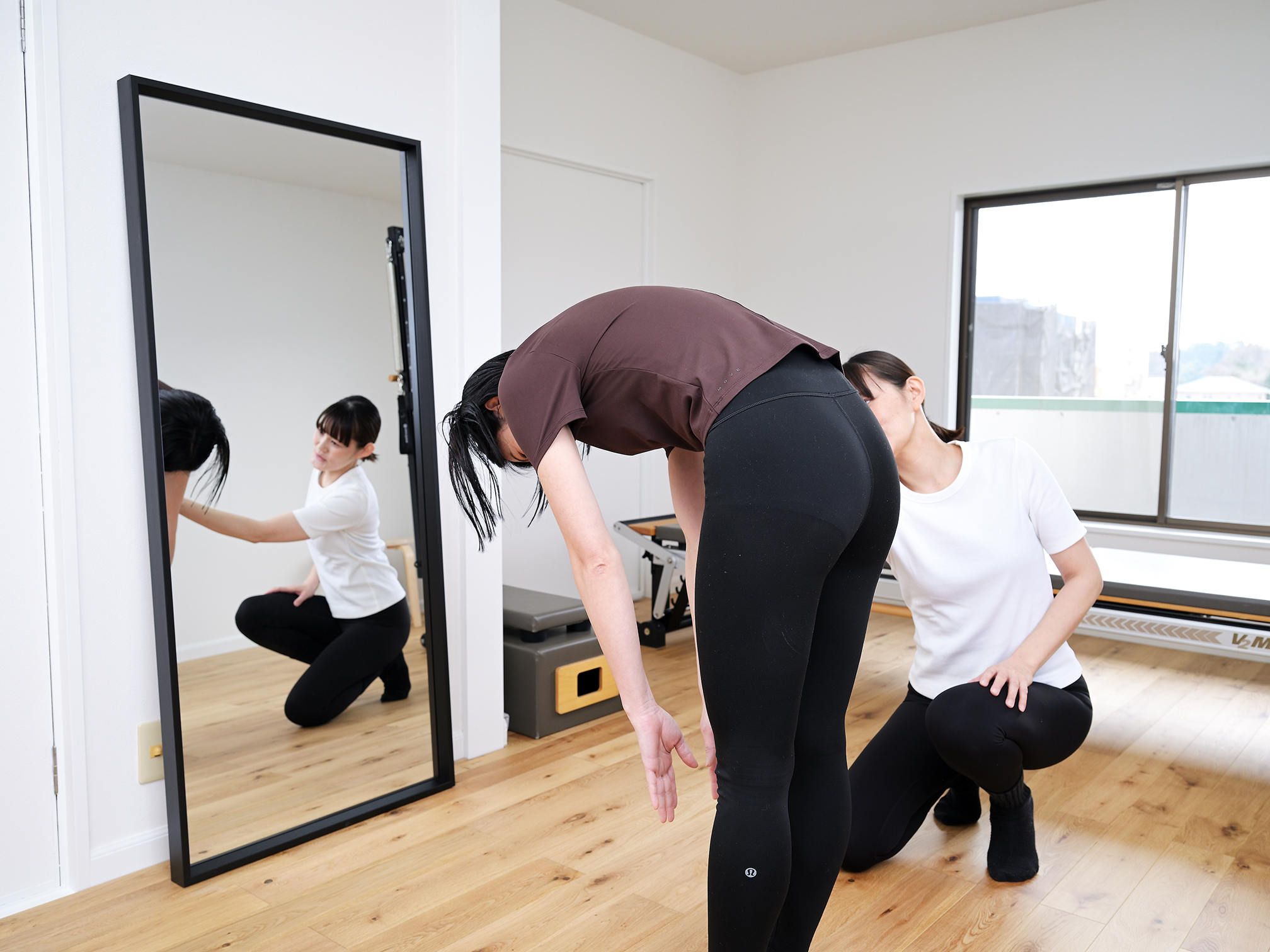 姿勢チェックで腰痛の原因を確認